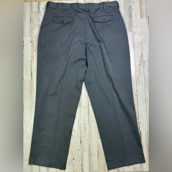 L. L. Bean Dress Pants Gray Pleated Size 42x33 - Picture 10 of 10
